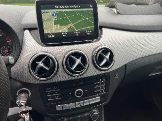 Mercedes B-klasse B180 Amibition Automaat picture 10