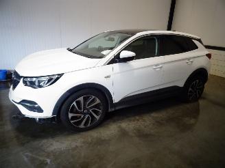 Salvage car Opel Grandland 1.2 THP 2018/3