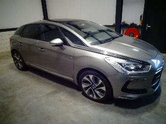 Citroën DS5 2.0 HDI HYBRIDE picture 2
