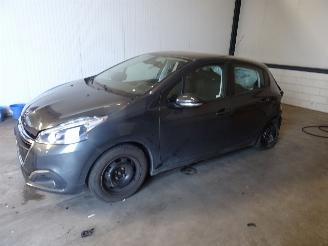 Peugeot 208 1.2 VTI picture 2