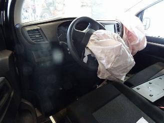 Opel Vivaro 2.0 HDI AUTOMAAT picture 7