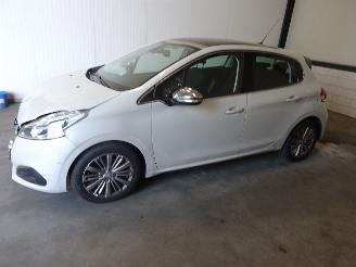 Vrakbiler auto Peugeot 208 1.6 BLUE HDI 2015/12