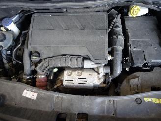 Peugeot 2008 1.2 THP picture 6