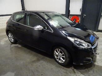 demontáž osobní automobily Peugeot 208 1.2 THP 2018/4