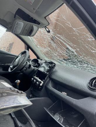 Renault Clio 1.5 DCI ECO expression picture 5