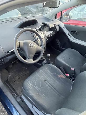 Toyota Yaris 1.0 vvti picture 5