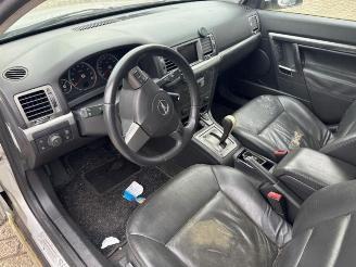 Opel Signum Signum (F48), Hatchback 5-drs, 2003 / 2008 2.2 direct 16V picture 4