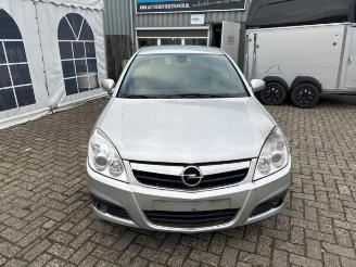 Opel Signum Signum (F48), Hatchback 5-drs, 2003 / 2008 2.2 direct 16V picture 2