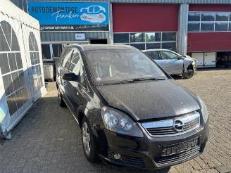 Vrakbiler auto Opel Zafira Zafira (M75), MPV, 2005 / 2015 2.2 16V Direct Ecotec 2007/10