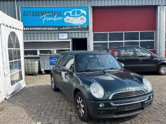 Vrakbiler auto Mini Mini Mini One/Cooper (R50), Hatchback, 2001 / 2007 1.6 16V One 2004/5