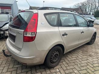 Hyundai I-30 i30 Crosswagon (WWH), Combi, 2007 / 2012 1.6 CRDi 16V VGT HP picture 7