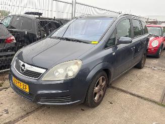 krockskadad bil auto Opel Zafira  2007/1