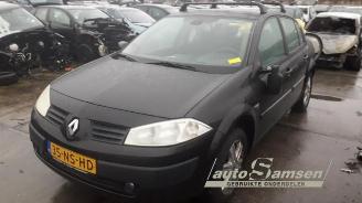 Vrakbiler auto Renault Mégane Megane II (LM), Sedan, 2003 / 2010 1.6 16V 2004/2
