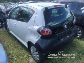 Vrakbiler auto Toyota Aygo Aygo (B10), Hatchback, 2005 / 2014 1.0 12V VVT-i 2009/10