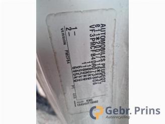 Peugeot 107 107, Hatchback, 2005 / 2014 1.0 12V picture 6