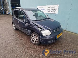 Vrakbiler auto Fiat Panda Panda (169), Hatchback, 2003 / 2013 1.2, Classic 2011/10