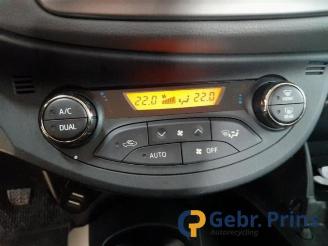 Toyota Yaris Yaris III (P13), Hatchback, 2010 / 2020 1.0 12V VVT-i picture 8