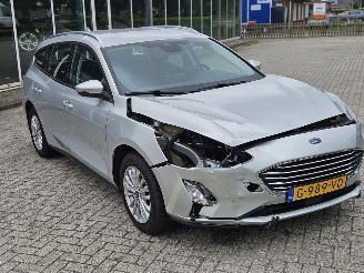 Ford Focus 1.0 Ti-VCT EcoBoost 12V 125 Combi/o  Benzine 999cc 92kW (125pk) FWD picture 3