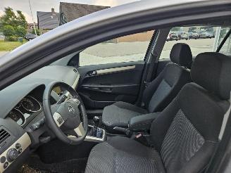 Opel Astra 1.6 16V Hatchback 4Dr Benzine 1.598cc 85kW (116pk) FWD picture 10