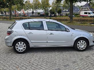 Opel Astra 1.6 16V Hatchback 4Dr Benzine 1.598cc 85kW (116pk) FWD picture 5