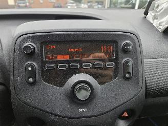 Toyota Aygo 1.0 12V VVT-i Hatchback  Benzine 998cc 51kW (69pk) FWD picture 13