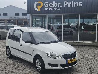 krockskadad bil auto Skoda Roomster 1.2i 12V MPV  Benzine 1.198cc 51kW (69pk) FWD 2012/12