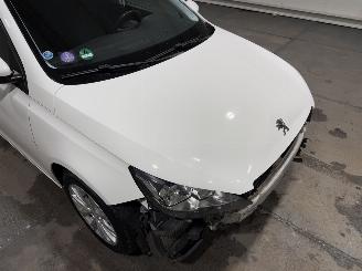 Peugeot 308 SW 1.2PureTech 96kW Blue Lease Executive picture 19