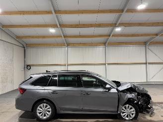 Vrakbiler auto Skoda Octavia 1.5TSI 85kW MHEV Business Edition 2024/10