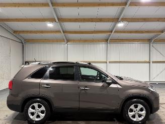 Vaurioauto  passenger cars Kia Sorento 2.2CRDi 145kW Navi Airco Pano Camera 2013/2