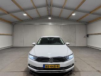 Volkswagen Passat 1.6TDI 88kW Clima Connected Series picture 4