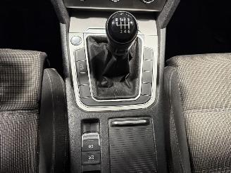 Volkswagen Passat 1.6TDI 88kW Clima Connected Series picture 20