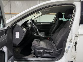 Volkswagen Passat 1.6TDI 88kW Clima Connected Series picture 13