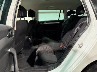 Volkswagen Passat 1.6TDI 88kW Clima Connected Series picture 21