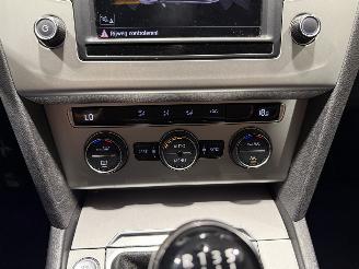 Volkswagen Passat 1.6TDI 88kW Clima Connected Series picture 19