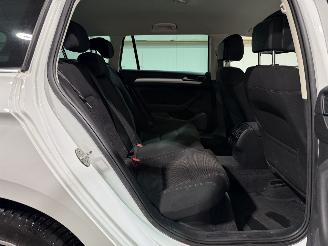 Volkswagen Passat 1.6TDI 88kW Clima Connected Series picture 22