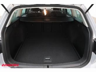 Volkswagen Golf 1.6 TDI DSG Highline R-Line ACC SHZ Clima Navi Camera picture 28