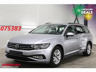 Vaurioauto  passenger cars Volkswagen Passat Variant 2.0 TDI DSG Business Navi Clima Cruise Camera SHZ AHK 40.799 km! 2023/8