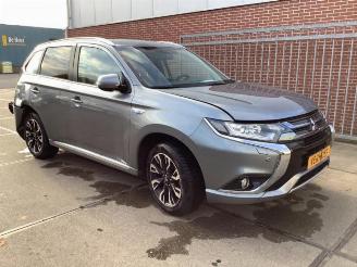 Mitsubishi Outlander Outlander (GF/GG), SUV, 2012 / 2022 2.0 16V PHEV 4x4 picture 2