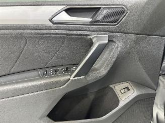 Volkswagen Tiguan 1.4 TSI Comf.Business Pano picture 35