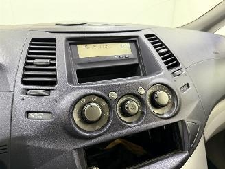 Mitsubishi Grandis 2.4-16V Intense 7-pers. picture 18