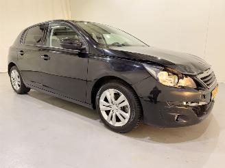 krockskadad bil auto Peugeot 308 HB 1.2 Blue Lease Exe. Pano 2016/9