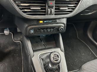 Ford Focus 1.0 EcoBoost Hybrid Titanium  Stationcar picture 14