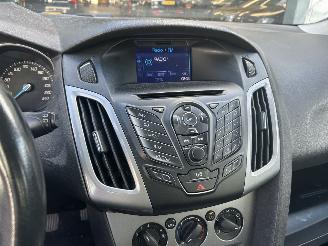 Ford Focus 1.6 TDCI   5 Drs picture 9