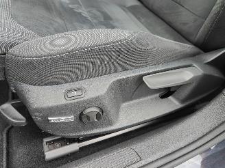 Volkswagen Golf 1.5 TSI Comfortline Navi Clima Cruise picture 21