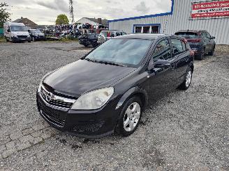 Opel Astra H 1.9 CDTI Zwart Z20R Onderdelen Z19DTL Motor picture 1