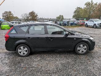 Kia Ceed 1.4 Schwarz picture 4