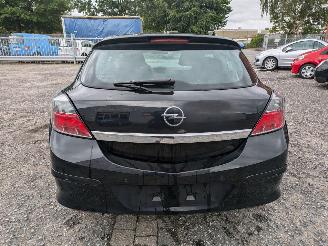 Opel Astra GTC 1.6 picture 6
