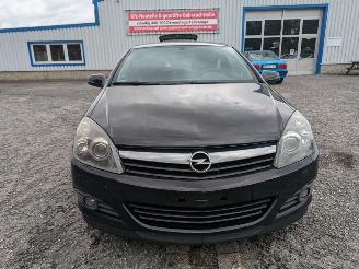 Opel Astra GTC 1.6 picture 2