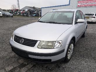 Uttjänta bilar auto Volkswagen Passat 1.6 2000/3