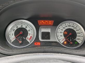 Renault Clio 1.6 picture 16